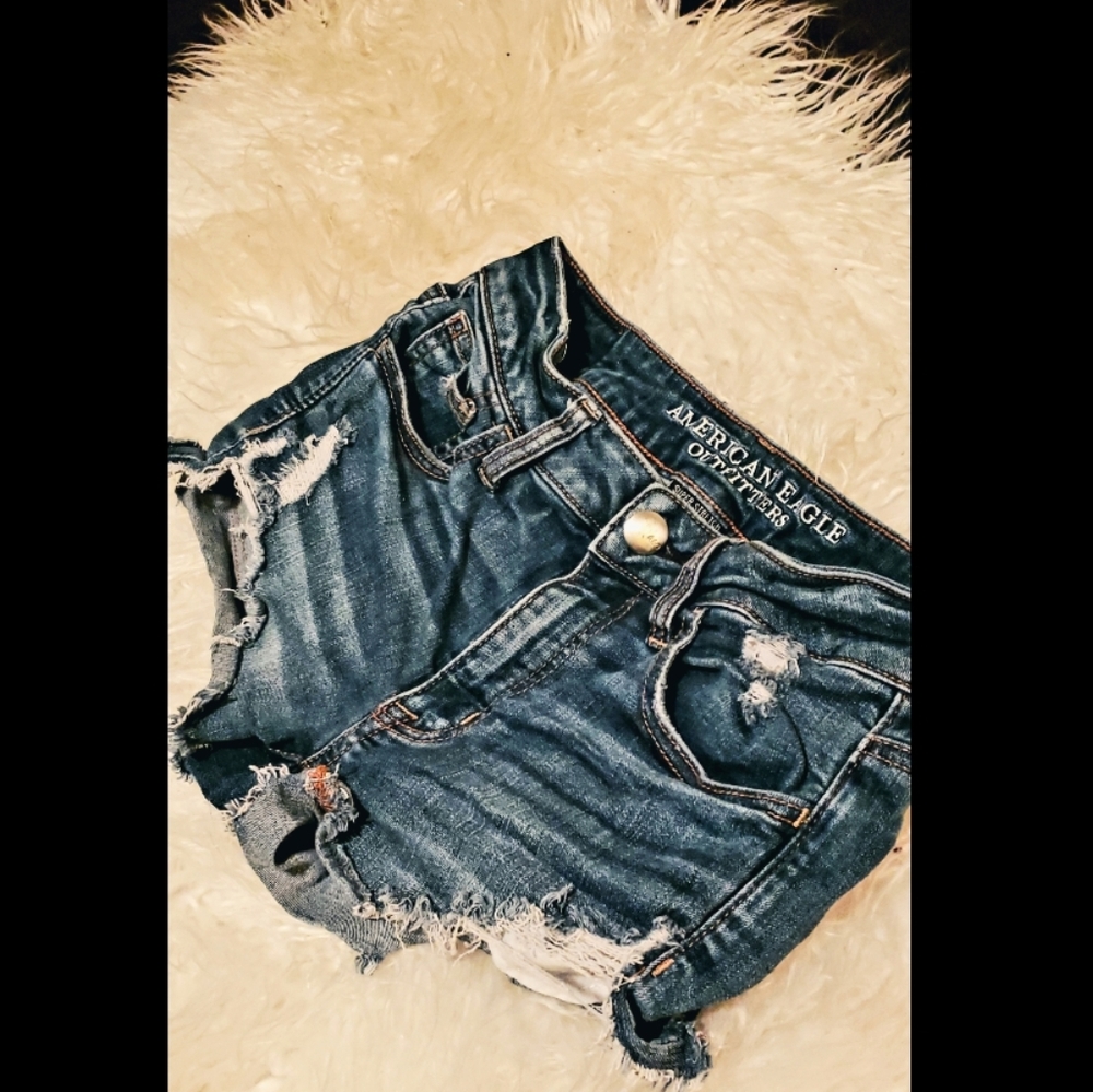 High Waisted American Eagle shorts